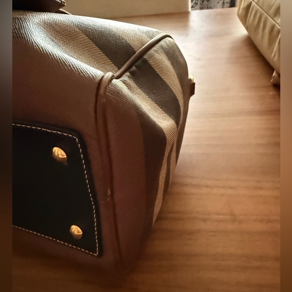 Burberry Bowling Bag - Medium
Authentic - Picture 16 of 16